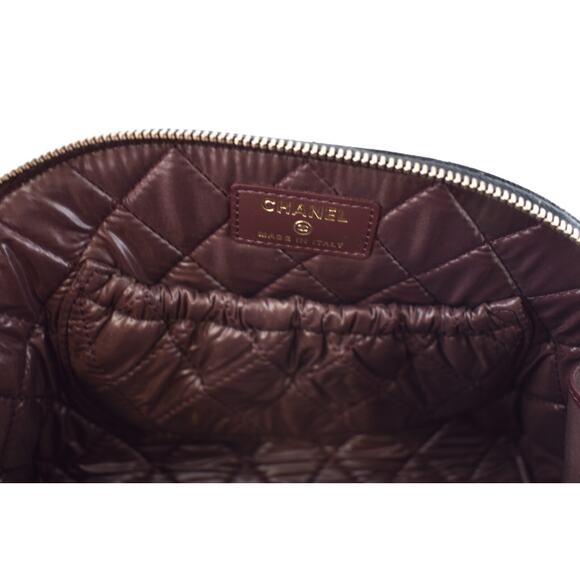 Chanel Caviar Quilted Toiletry Case - Black Cosmetic Bags  Chanel 24S Classic Zipped Case Black Caviar Pouch Makeup Toiletry Clutch Bag
